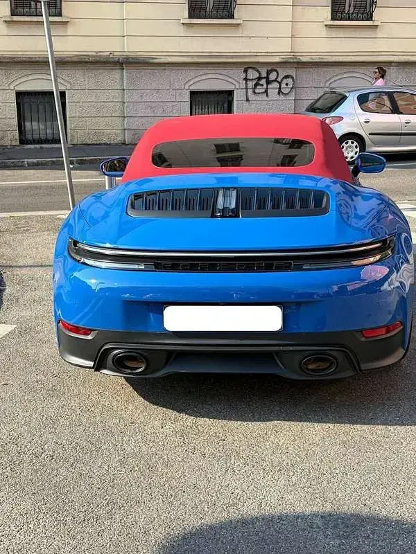 Usata Porsche 911 Carrera Cabriolet 394 CV (289 kW) 2025 Blu/azzurro Cabrio