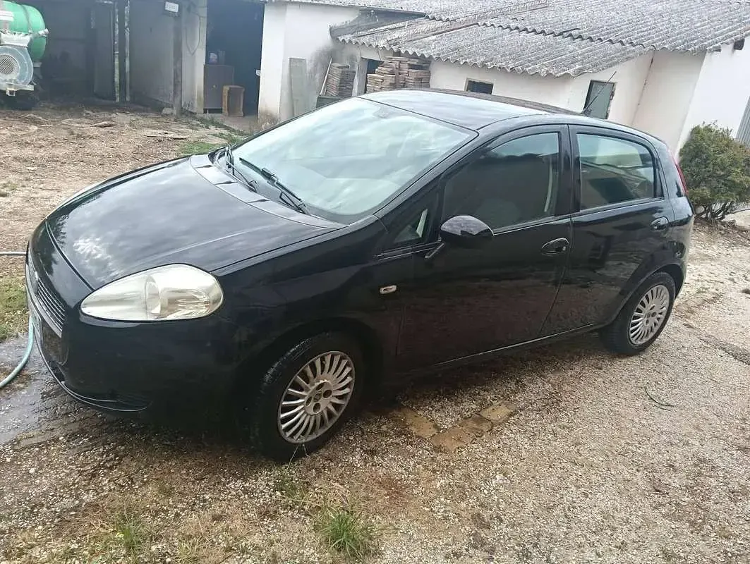 Usata Fiat Grande Punto Active 75 CV (55 kW) 2007 Nero Utilitaria