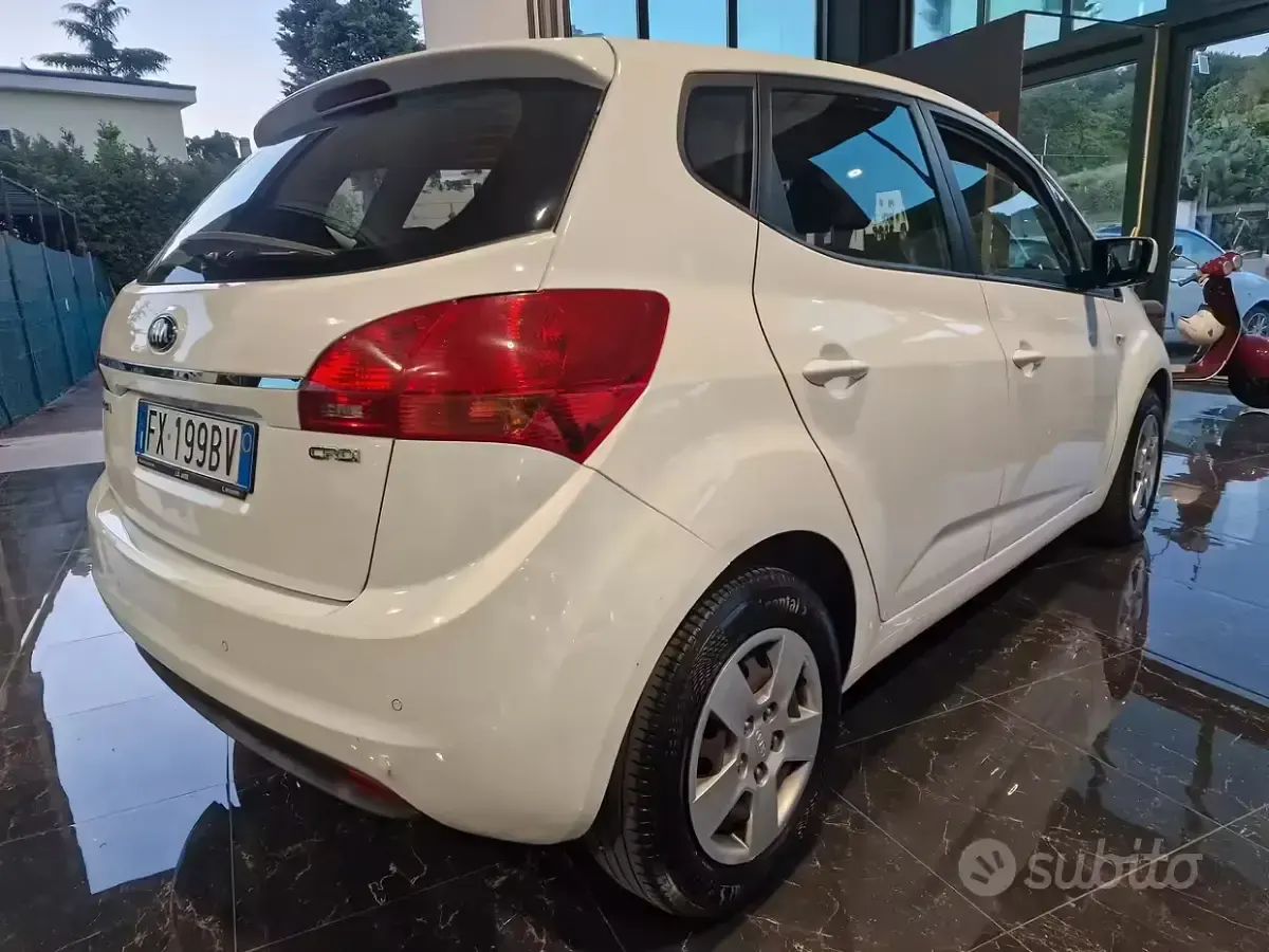 Usata Kia Venga 90 CV (66 kW) 2019 Bianco Utilitaria