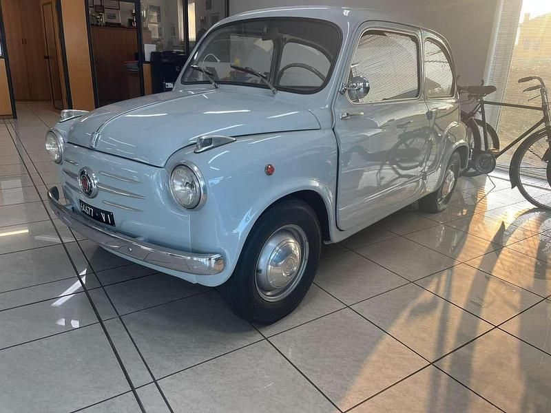 Usata Fiat 600 22 CV (16 kW) 1957 Azzurro Utilitaria