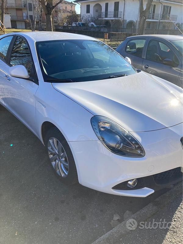 Usata Alfa Romeo Giulietta 120 CV (88 kW) 2017 Bianco Berlina
