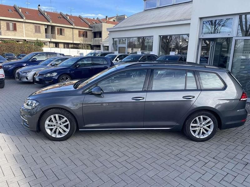 Usata VW Golf VII Business 131 CV (96 kW) 2019 Grigio Station wagon