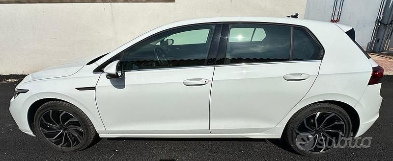 Usata VW Golf VIII Style 150 CV (110 kW) 2023 Bianco Berlina