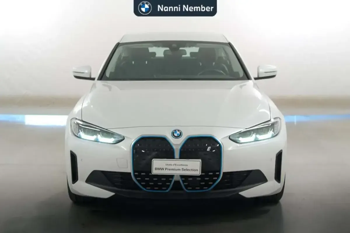Usata BMW i4 Sport Line 250 kW (340 CV) 2022 Bianco Berlina