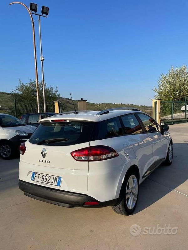 Usata Renault Clio GrandTour Business 75 CV (55 kW) 2018 Bianco Station wagon