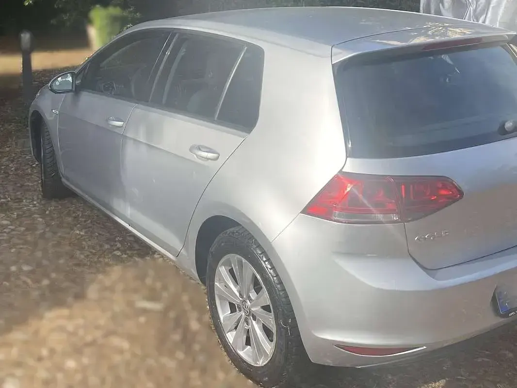 Usata VW Golf VII Comfortline 110 CV (80 kW) 2015 Argento Berlina