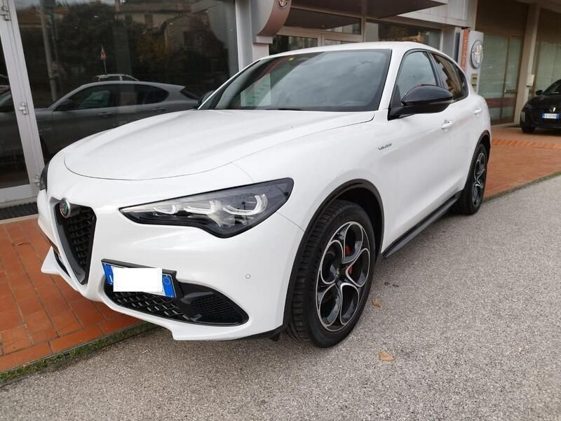 Usata Alfa Romeo Stelvio Veloce 210 CV (154 kW) 2024 Bianco SUV