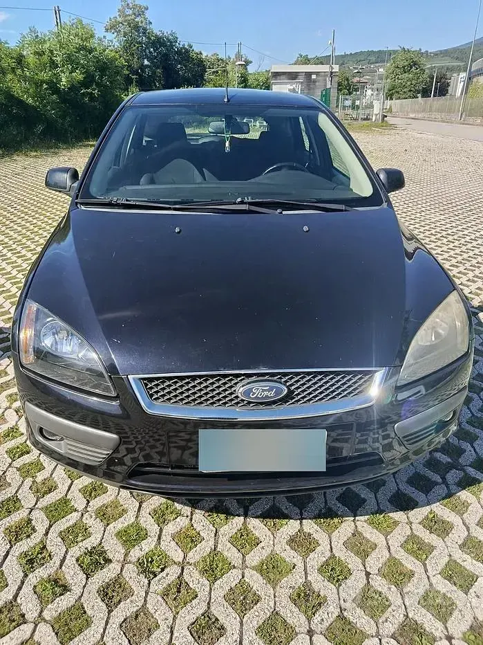 Usata Ford Focus 90 CV (66 kW) 2007 Nero Berlina
