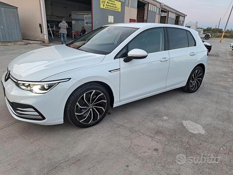 Usata VW Golf VII Style 115 CV (84 kW) 2021 Bianco Utilitaria