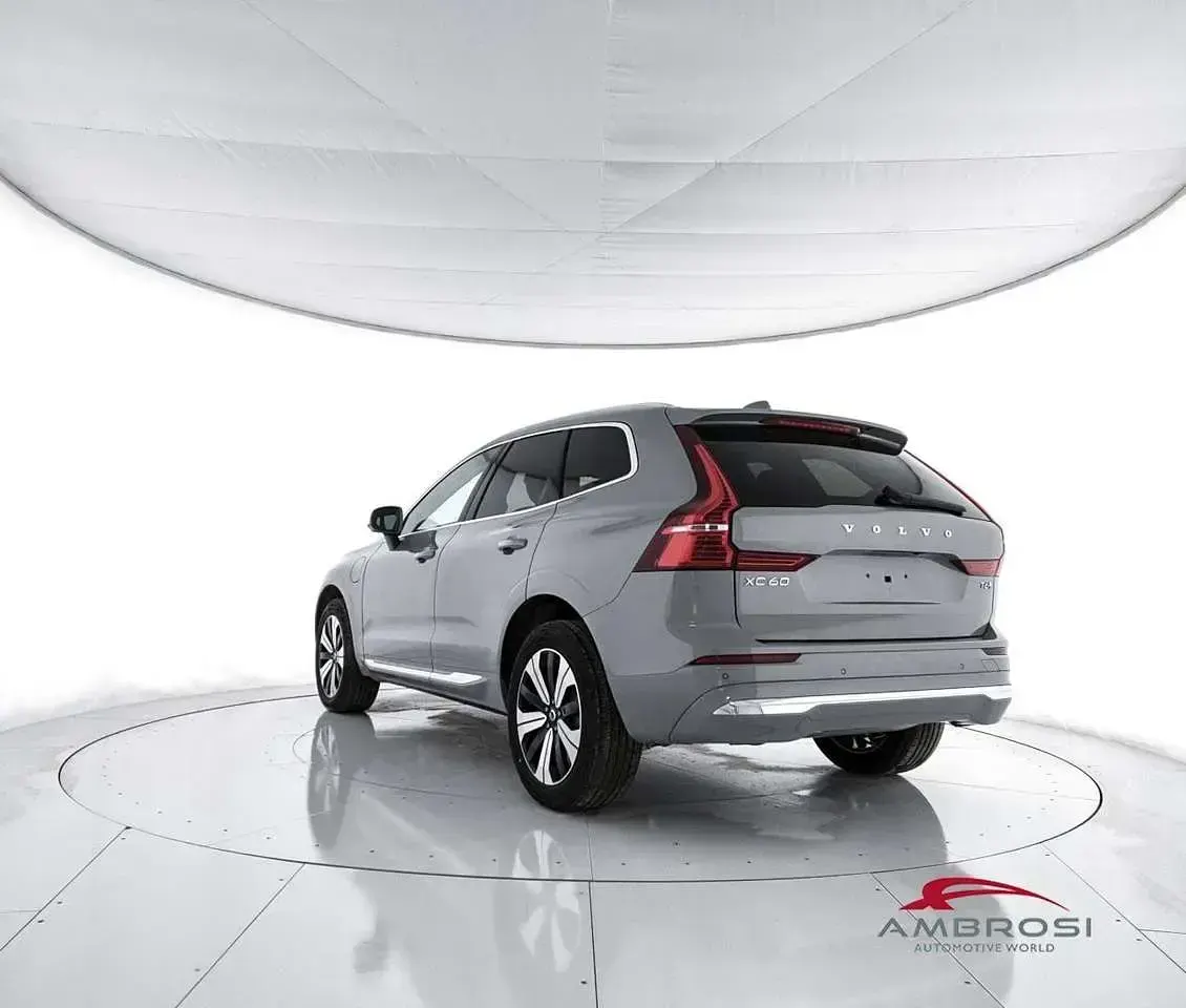 Nieuw Volvo XC60 349 PK (256 kW) 2025 Grijs SUV