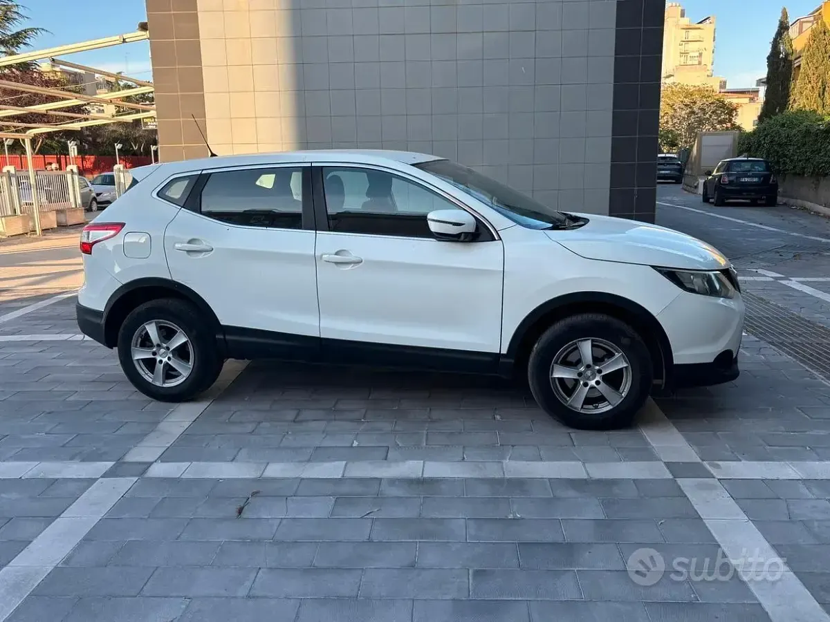 Usata Nissan Qashqai 110 CV (80 kW) 2014 Bianco SUV