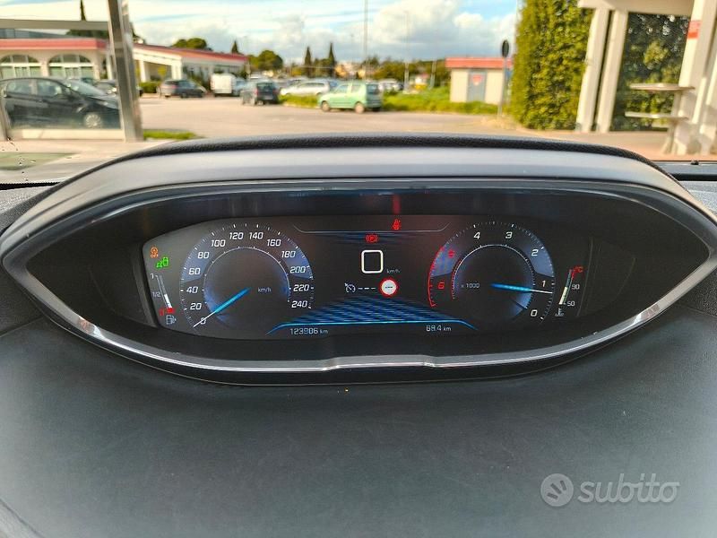 Usata Peugeot 3008 120 CV (88 kW) 2017 Bianco SUV