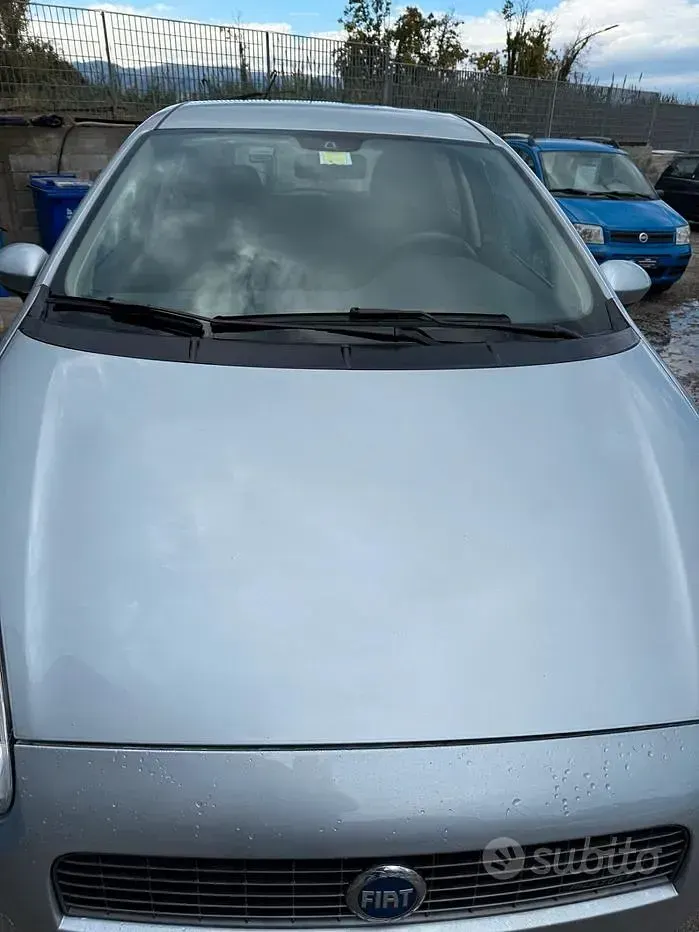 Usata Fiat Grande Punto Dynamic 90 CV (66 kW) 2007 Grigio Utilitaria