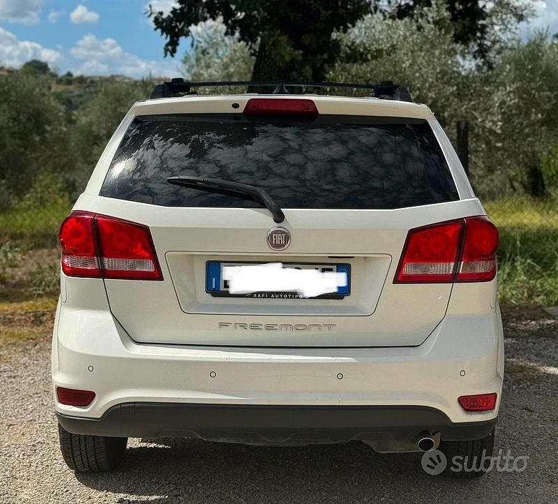 Usata Fiat Freemont Lounge 140 CV (102 kW) 2012 Bianco SUV