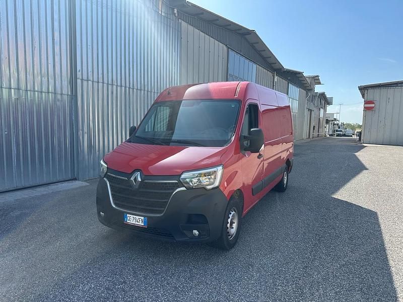 Usata Renault Master 136 CV (100 kW) 2022 Rosso Monovolume