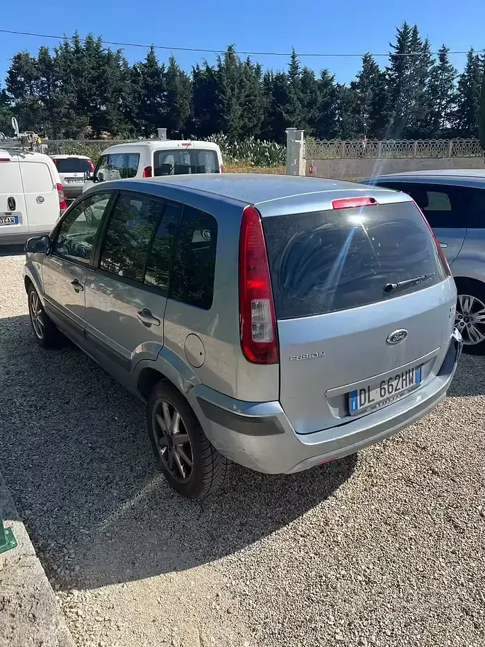 Usata Ford Fusion 68 CV (50 kW) 2007 Blu Utilitaria