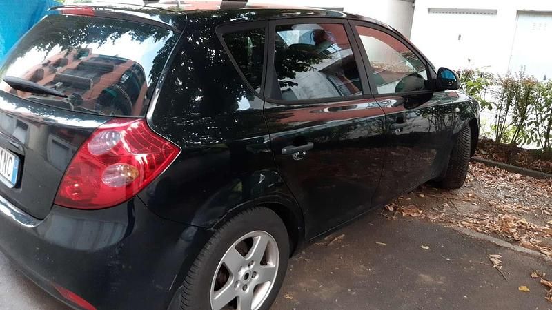 Usata Kia Ceed EX 122 CV (89 kW) 2007 Nero Utilitaria