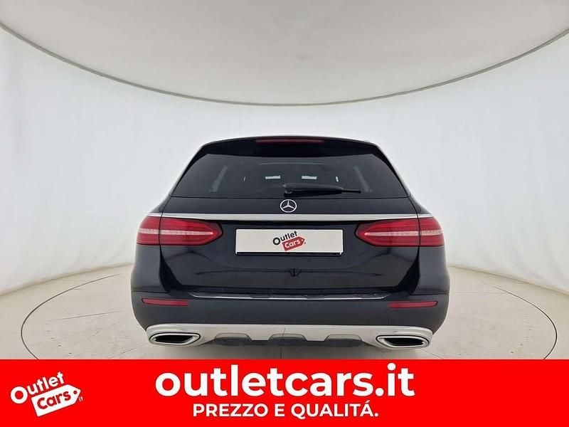 Usata Mercedes E220 All-Terrain Business 194 CV (142 kW) 2022 Nero ossidiana Station wagon