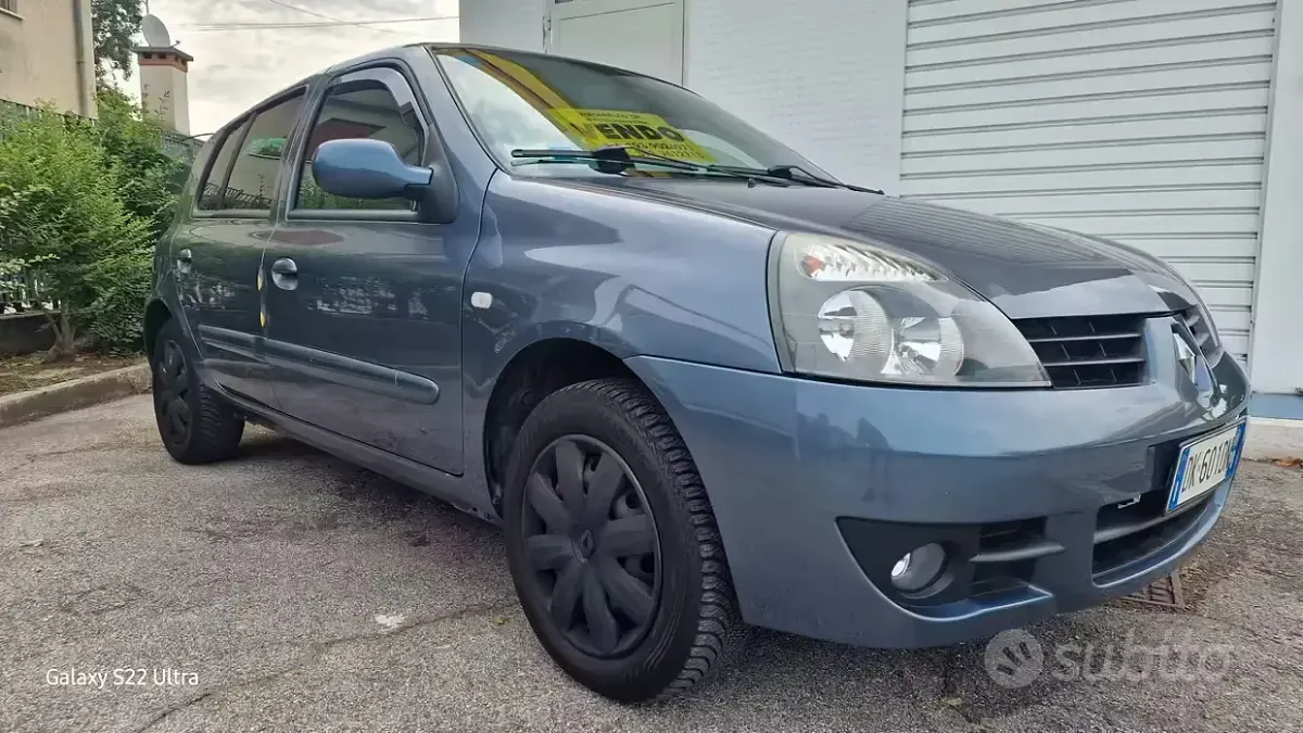 Usata Renault Clio II Dynamique 75 CV (55 kW) 2007 Blu Berlina