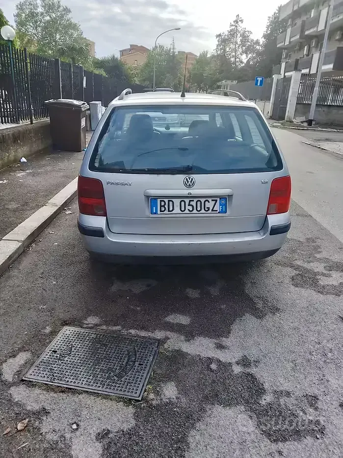 Usata VW Passat 125 CV (91 kW) 1999 Grigio Station wagon