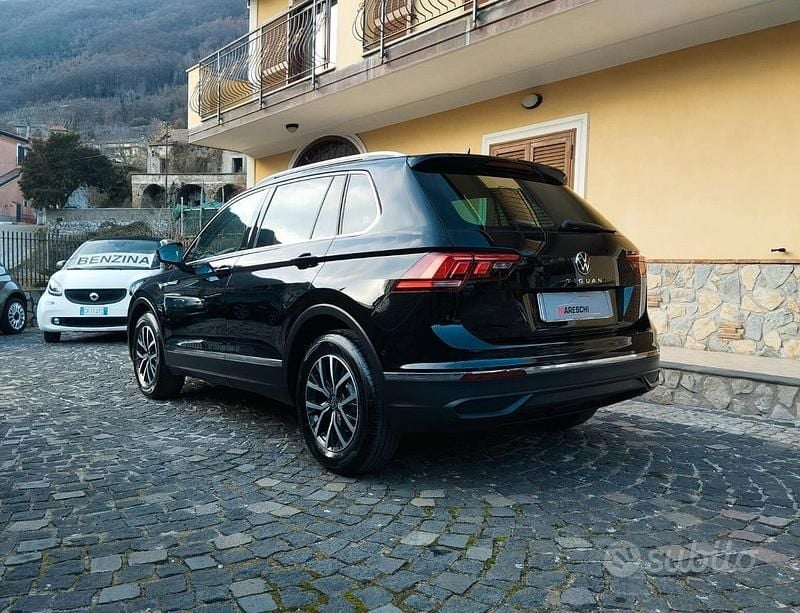 Usata VW Tiguan 122 CV (89 kW) 2022 Nero SUV