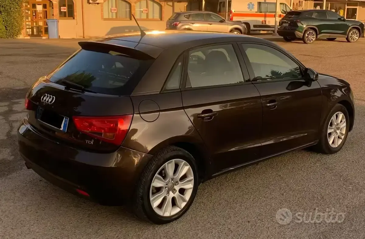 Usata Audi A1 Ambition 90 CV (66 kW) 2014 Marrone Utilitaria