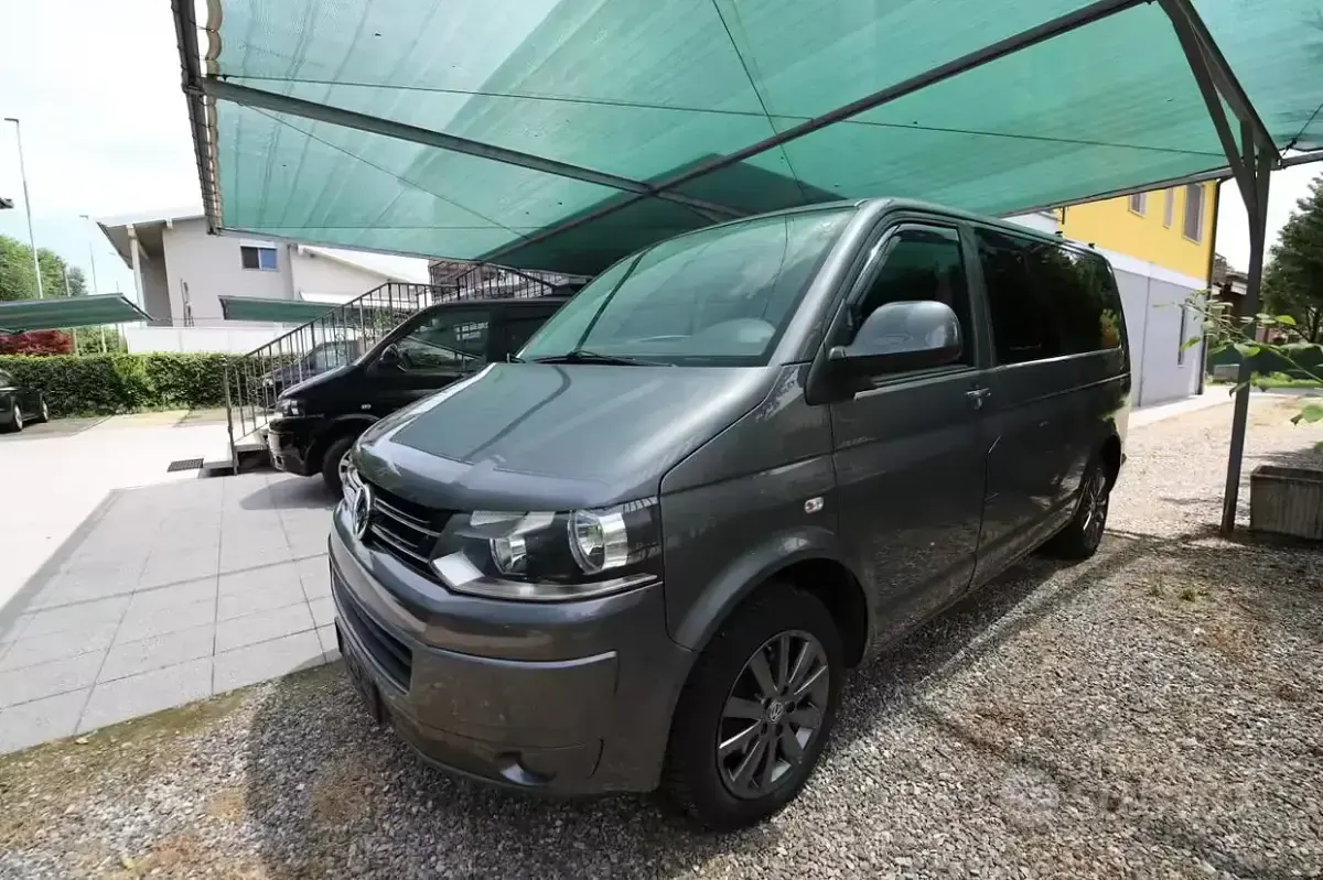 Usata VW Multivan 140 CV (102 kW) 2010 Monovolume