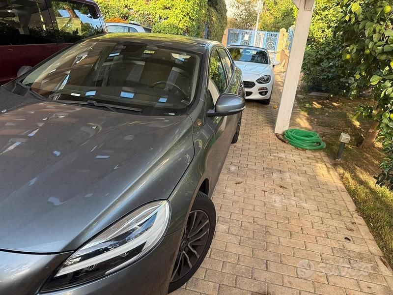 Usata Volvo V40 Business Edition 2018 Grigio Station wagon