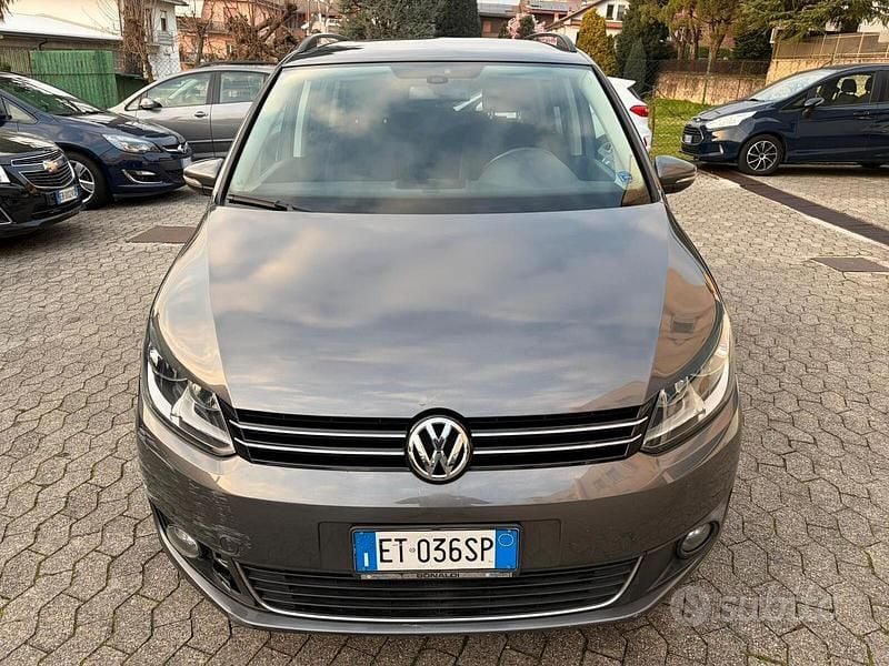 Usata VW Touran Trendline 105 CV (77 kW) 2014 Grigio Monovolume