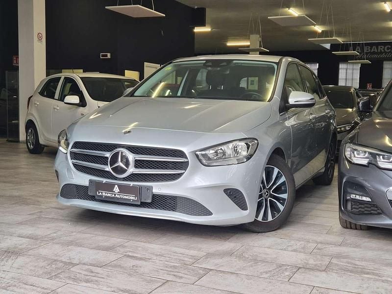 Usata Mercedes B180 Business 136 CV (100 kW) 2020 Grigio Monovolume