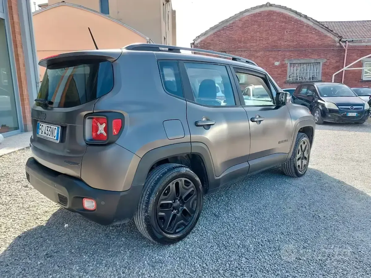 Usata Jeep Renegade Longitude 140 CV (102 kW) 2016 Grigio SUV