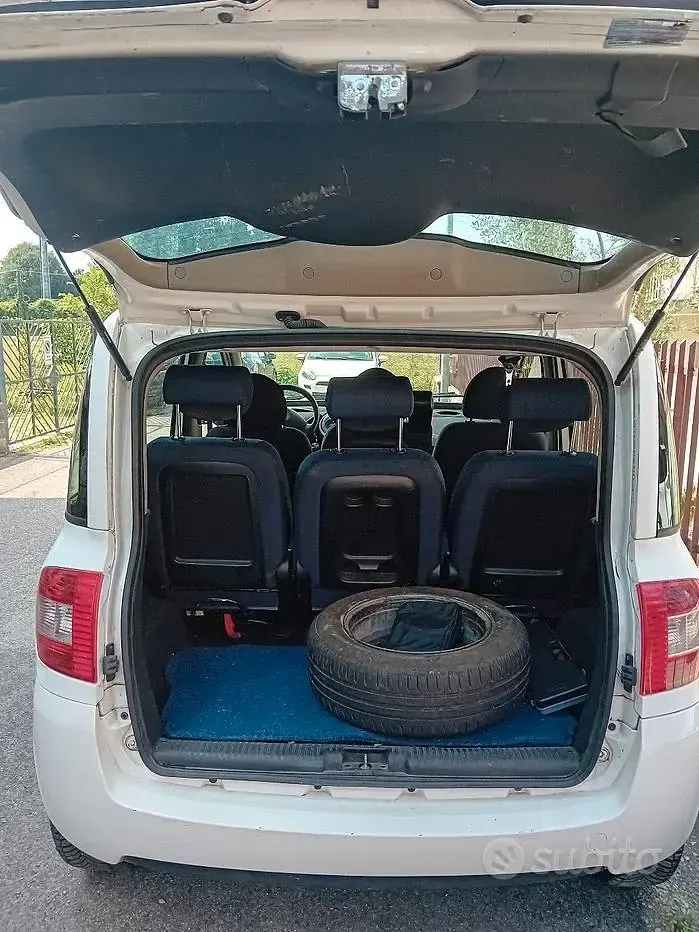 Usata Fiat Multipla 103 CV (75 kW) 2007 Bianco Monovolume