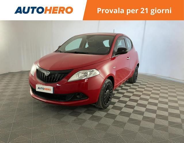 Rosso Usata 2023 Lancia Ypsilon Silver Due volumi | 13.299 € (Buon prezzo) - Immagine 1/2