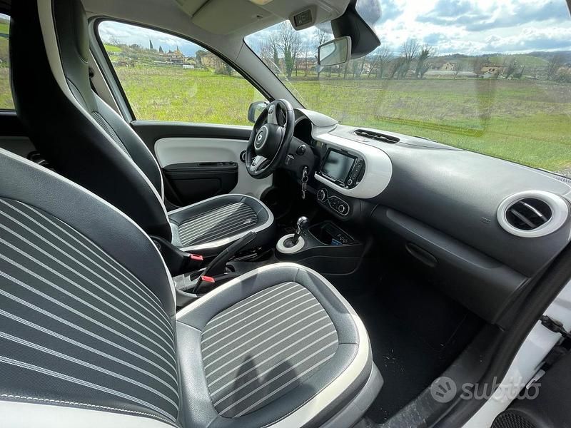 Usata Renault Twingo 22 kW (30 CV) 2021 Bianco Utilitaria