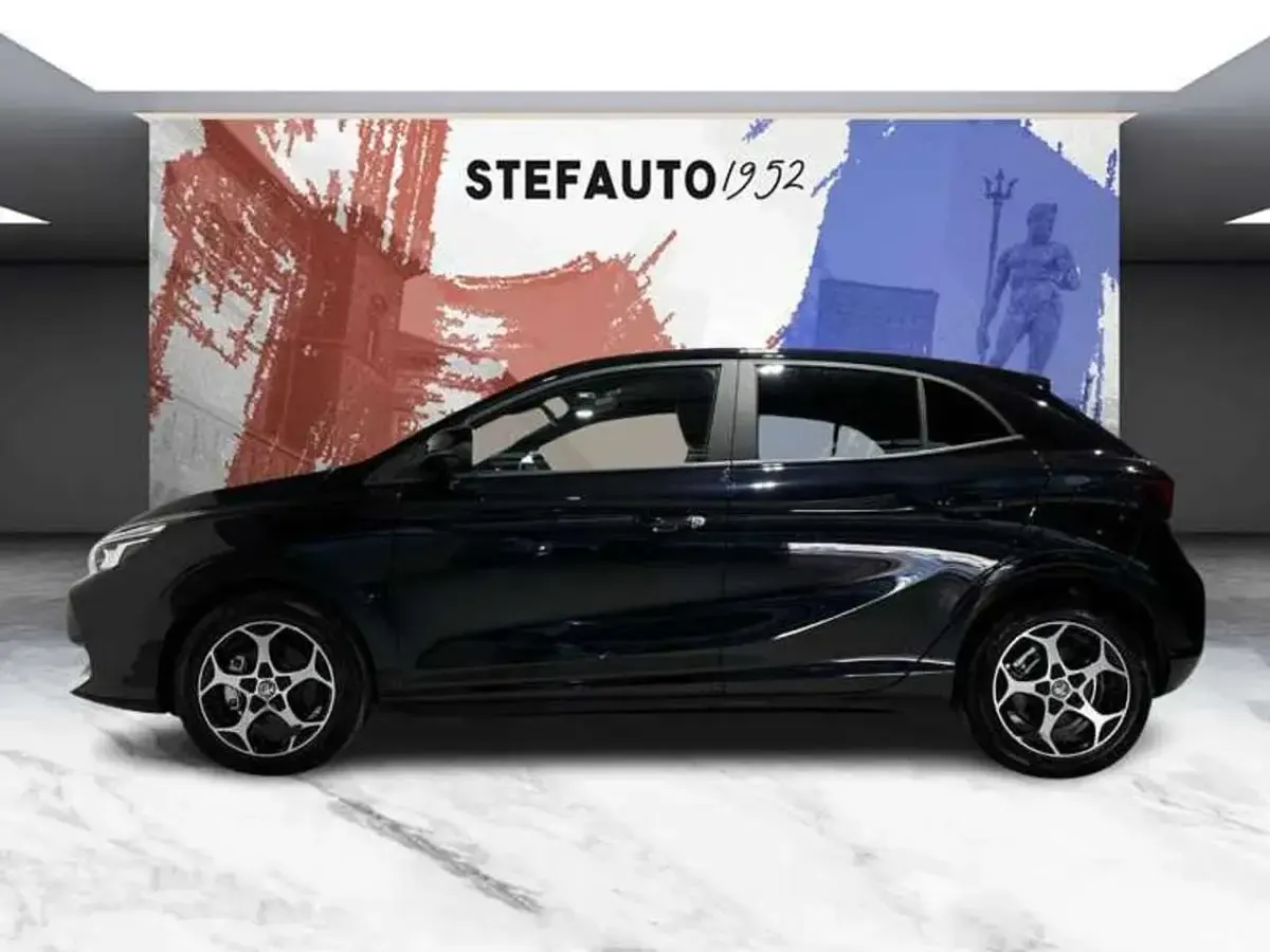 Nuova MG MG3 Luxury 102 CV (75 kW) 2026 Nero pebble Utilitaria