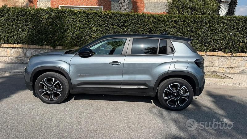 Usata Jeep Avenger Longitude 101 CV (74 kW) 2024 Grigio SUV