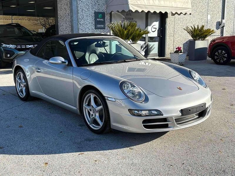 Usata Porsche 911 Carrera Cabriolet 325 CV (239 kW) 2005 Argento Cabrio