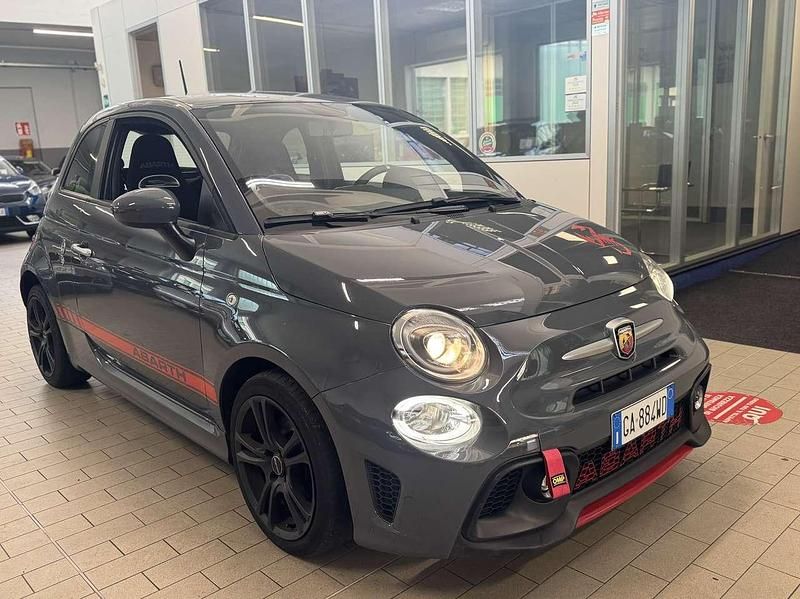 Grigio Usata 2020 Abarth 595 70th Anniversary Due volumi | 14.490 € (Ottimo prezzo) - Immagine 1/4