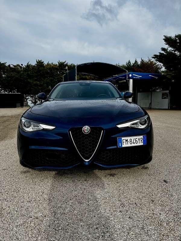 Usata Alfa Romeo Giulia Veloce 211 CV (155 kW) 2017 Blu/azzurro Berlina