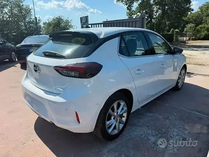 Usata Opel Corsa Elegance 75 CV (55 kW) 2022 Bianco Utilitaria