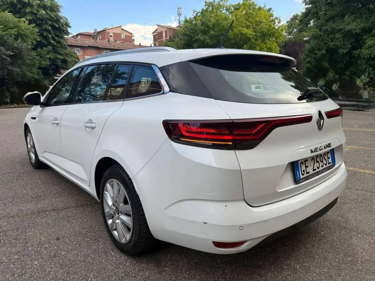 Usata Renault Mégane IV Business 116 CV (85 kW) 2021 Bianco Station wagon