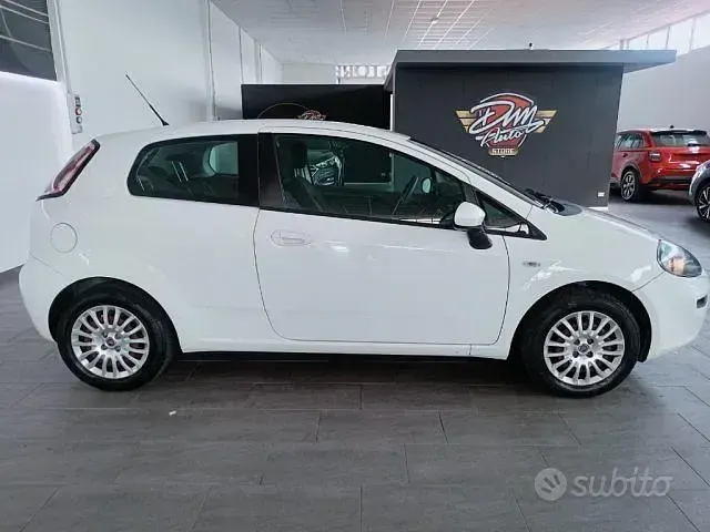 Usata Fiat Punto Evo Easy 77 CV (56 kW) 2013 Bianco Utilitaria