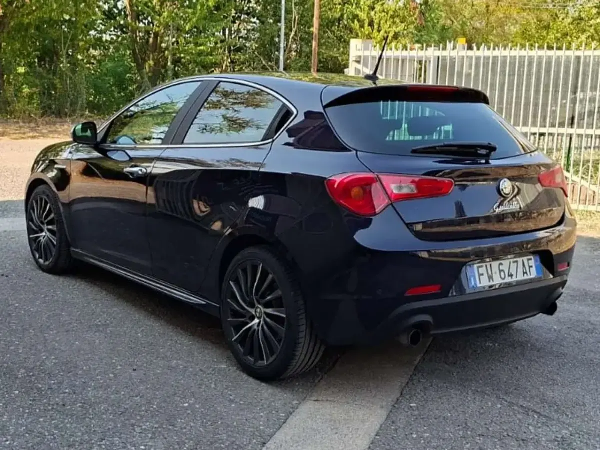 Usata Alfa Romeo Giulietta Quadrifoglio Verde 235 CV (172 kW) 2013 Blu/azzurro Utilitaria