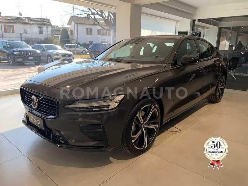 Usata Volvo S60 Plus 197 CV (144 kW) 2023 Grigio scuro Berlina