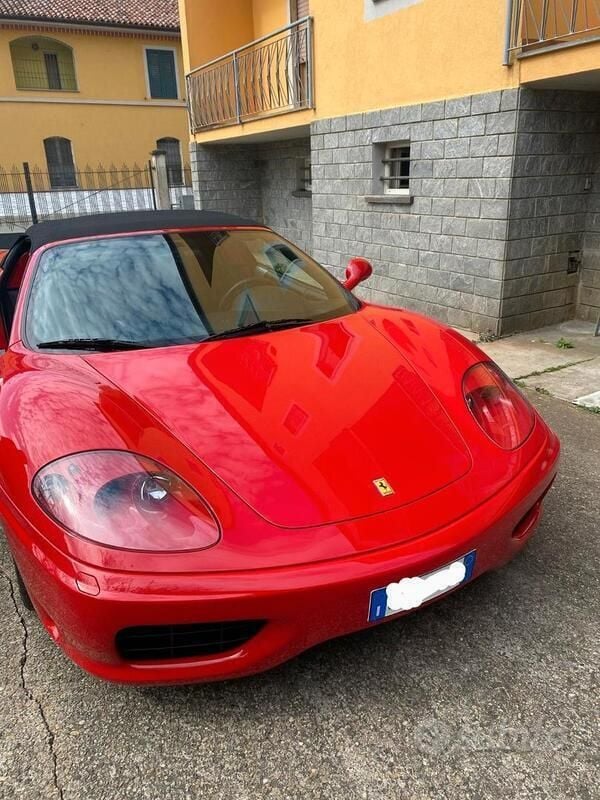 Usata Ferrari 360 400 CV (294 kW) 2002 Rosso Cabrio