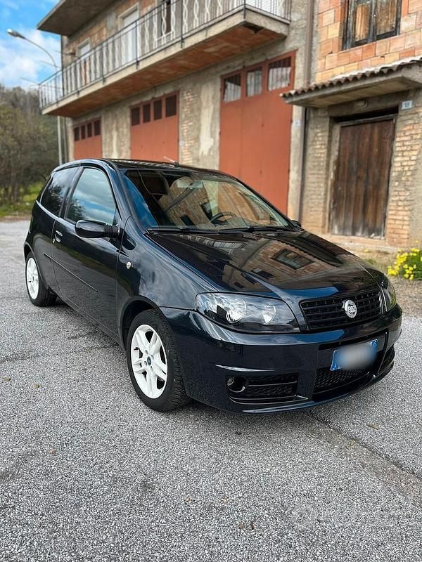 Usata Fiat Punto 70 CV (51 kW) 2005 Nero Utilitaria