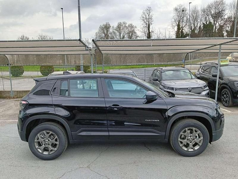 Nuova Jeep Avenger Longitude Plus 101 CV (74 kW) 2026 Nero volcano SUV