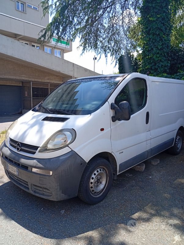 Bianco Usata 2001 Opel Vivaro Monovolume | 2500 € - Immagine 1/4