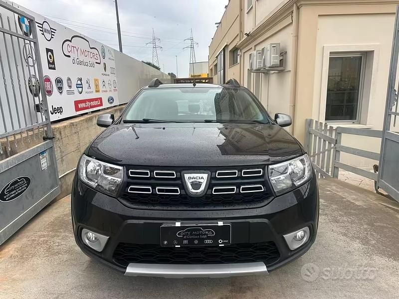 Usata Dacia Sandero Stepway 90 CV (66 kW) 2018 Nero Berlina