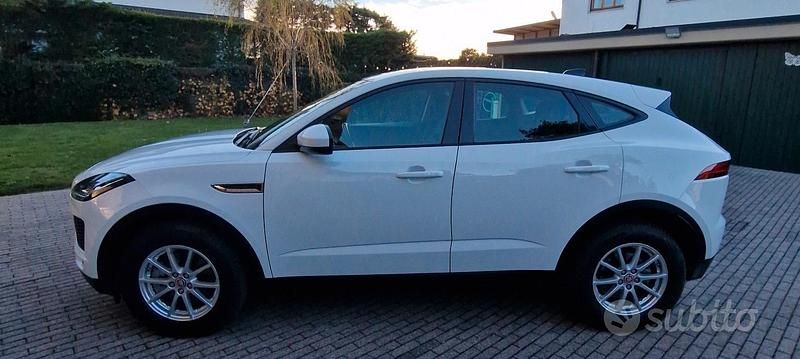 Usata Jaguar E-Pace R-Dynamic 160 CV (117 kW) 2019 Bianco SUV